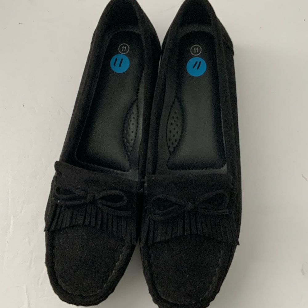 Elegant Black Loafers for Women